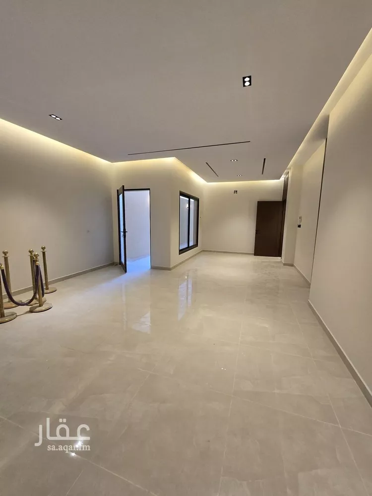 دور للبيع في شارع مصطفى عبدالرزاق, حي عكاظ, مدينة الرياض, منطقة الرياض 9