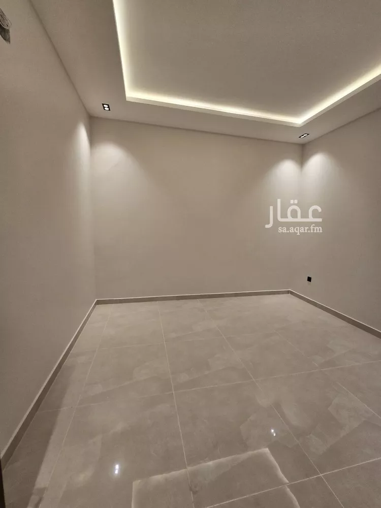 دور للبيع في شارع مصطفى عبدالرزاق, حي عكاظ, مدينة الرياض, منطقة الرياض 13