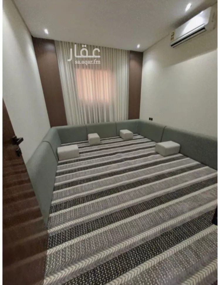 دور للبيع في شارع إسماعيل القيسي, حي عكاظ, مدينة الرياض, منطقة الرياض صورة 2