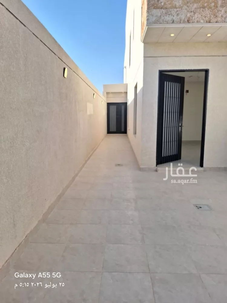 Floor for Sale in Riyadh Tuwaiq 17