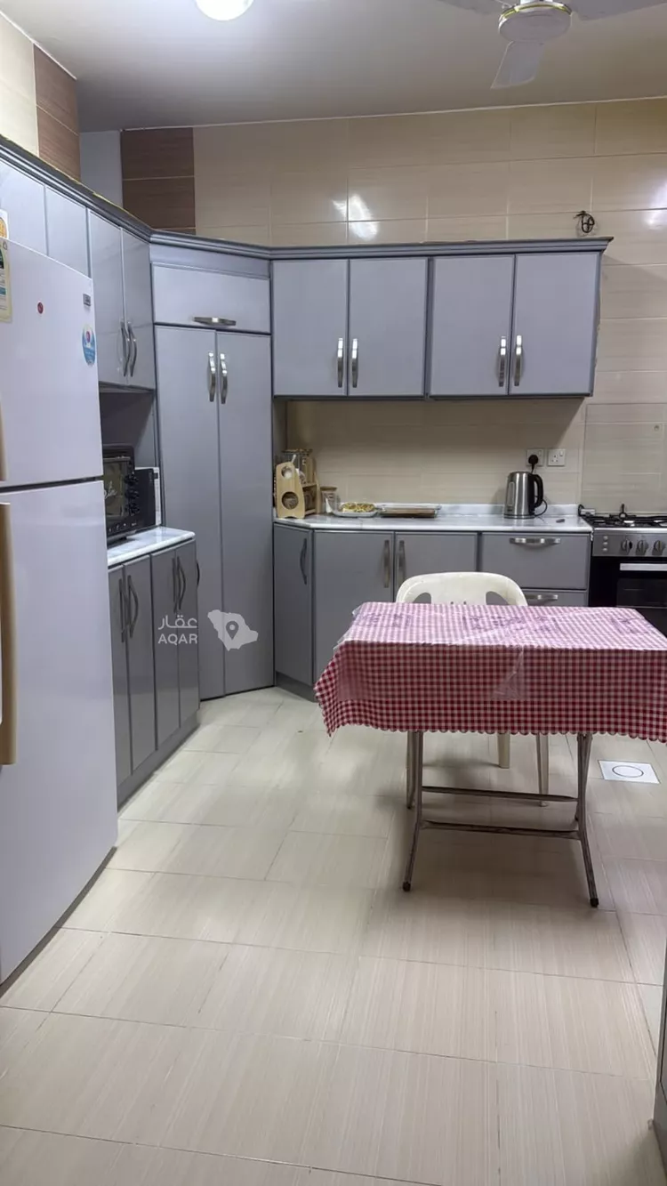 شقة للبيع في شارع احمد الثغلبي, حي الشرقية, مدينة أبها, منطقة عسير صورة 4