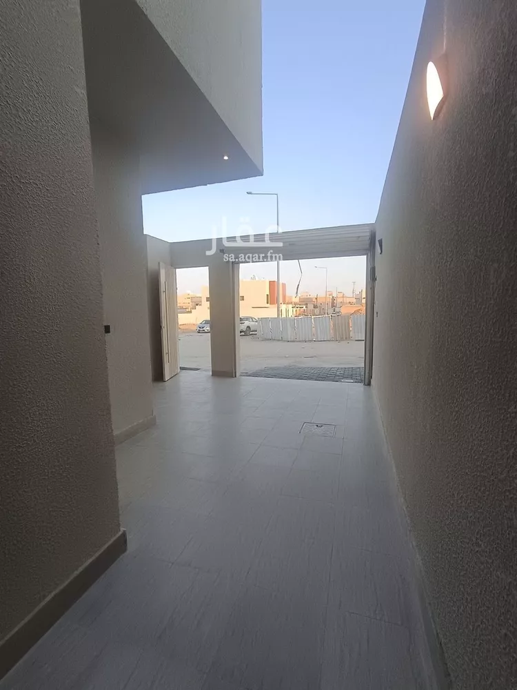Floor for Sale in Riyadh Dirab 6