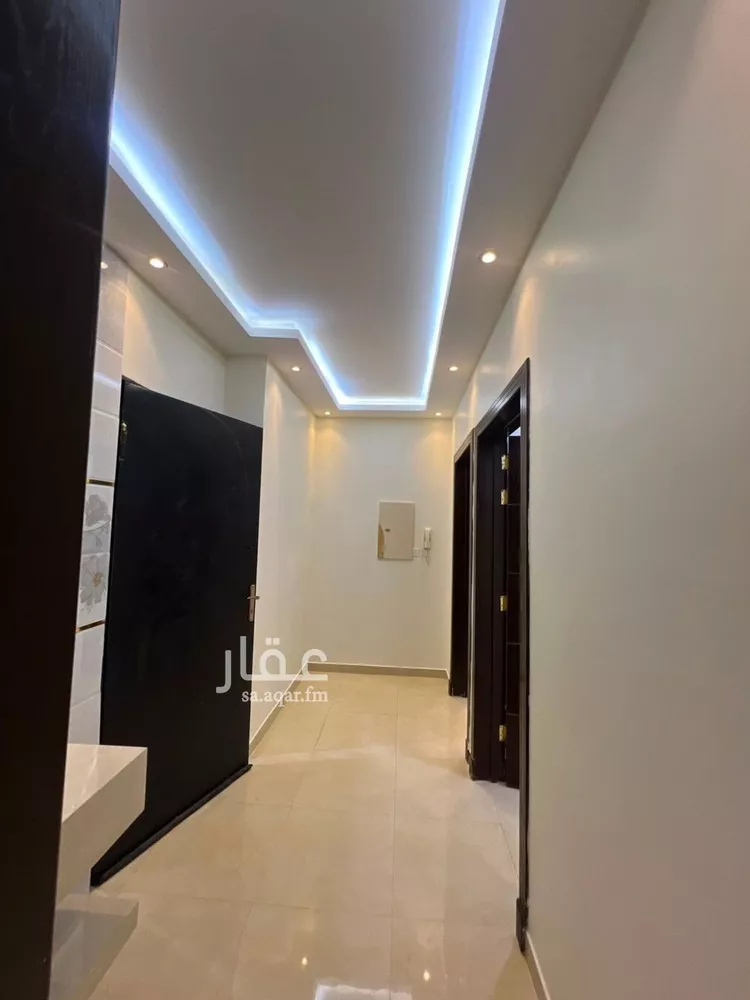 شقة للإيجار في شارع حسن الشاعر, حي عكاظ, مدينة الرياض, منطقة الرياض صورة 4