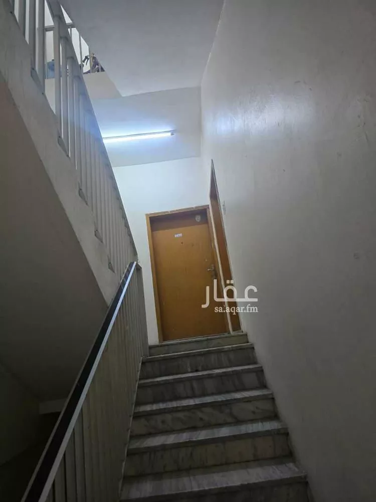 عمارة للبيع في شارع التاسع عشر, حي الثقبة, مدينة الخبر, المنطقة الشرقية صورة 2