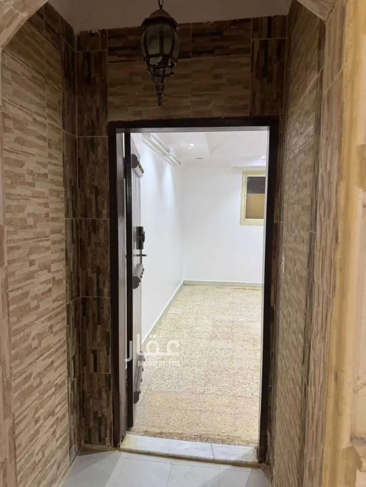 Floor for Rent in Riyadh Ad Dar Al Baida