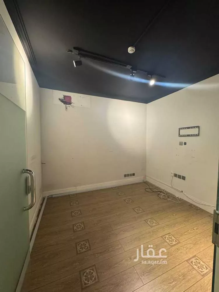 مكتب تجاري للإيجار في شارع ابن البحري, حي الملك سلمان, مدينة الرياض, منطقة الرياض صورة 5