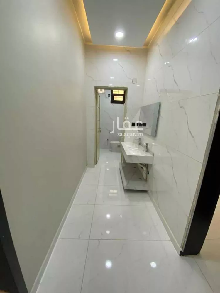 شقة للبيع في شارع سبرة بن معبد الجهني ، حي الظبية ، صبيا ، صبيا