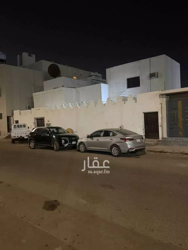 فيلا للبيع في شارع ثابت بن عتيق ، حي السعادة ، تبوك ، منطقة تبوك