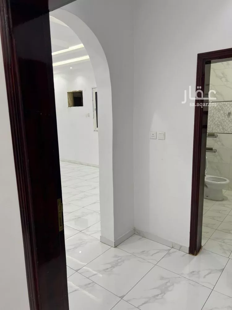 شقة للإيجار في شارع عبداللطيف ابن احمد, حي الملك فهد, مدينة المدينة المنورة, منطقة المدينة المنورة 18