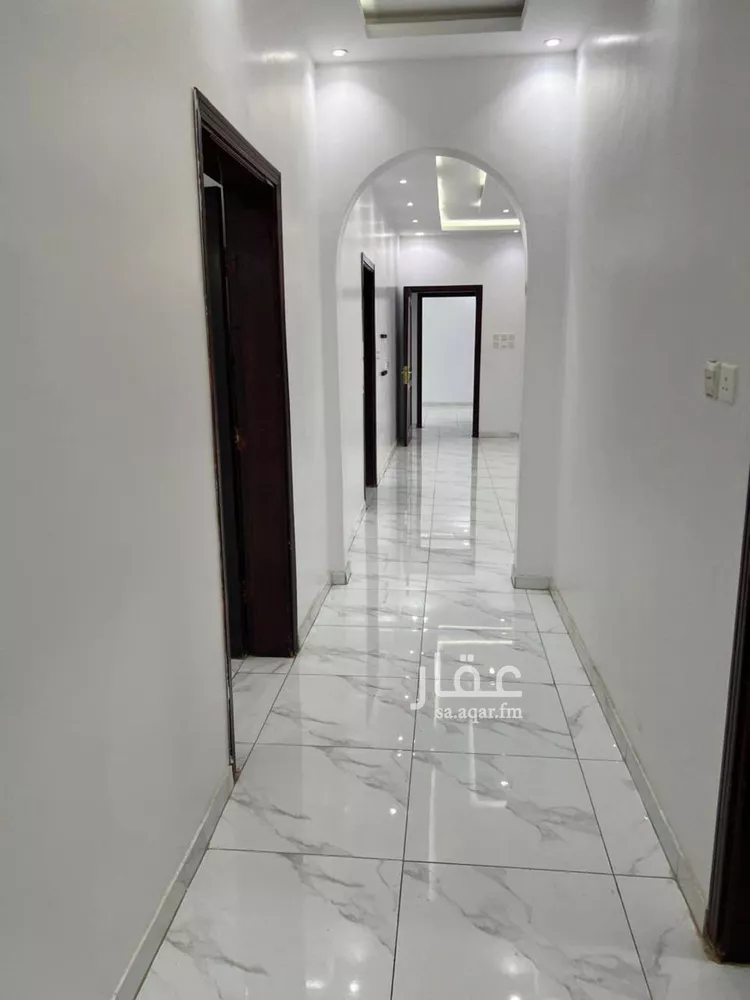 شقة للإيجار في شارع عبداللطيف ابن احمد, حي الملك فهد, مدينة المدينة المنورة, منطقة المدينة المنورة 16