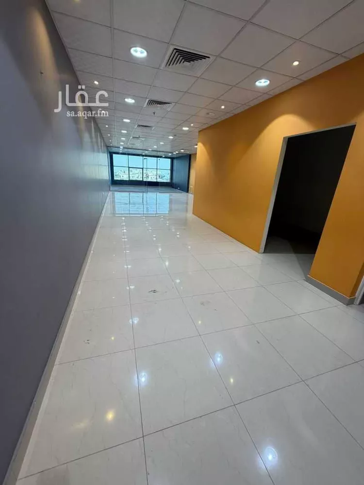 مكتب تجاري للإيجار في شارع الدائري الشرقي الفرعي, حي الربوة, مدينة الرياض, منطقة الرياض 1 صورة