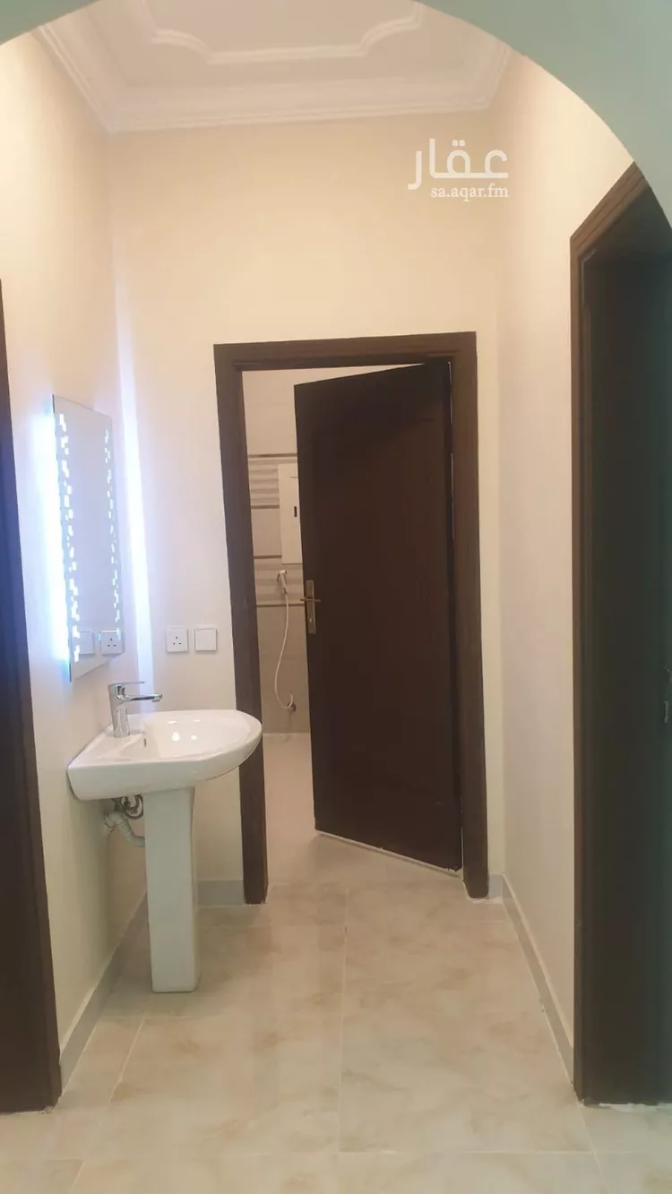 Building for Rent in Jeddah As Salhiyah 11