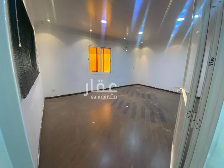 Commercial Office for Rent in Riyadh Al Malaz صورة 4