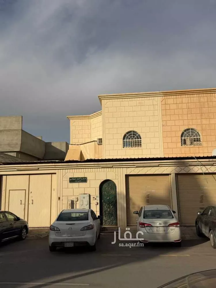 فيلا للبيع في شارع أحمد شوقي, حي بدر, مدينة الرياض, منطقة الرياض