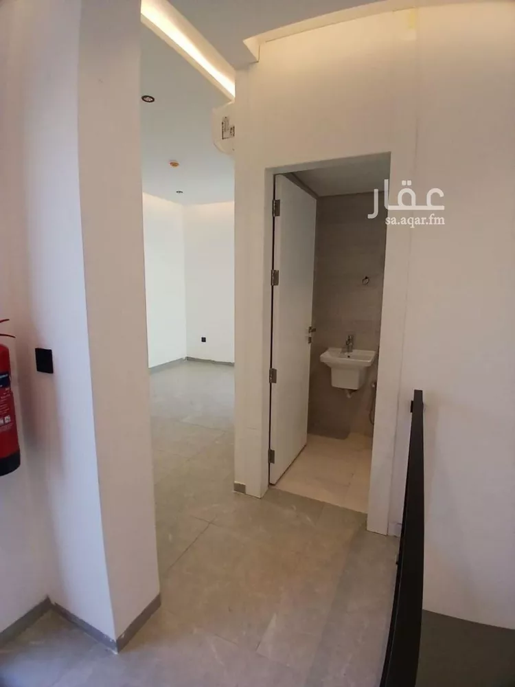 فيلا للإيجار في شارع عبدالله بن حبان, حي الرمال, مدينة الرياض, منطقة الرياض صورة 5