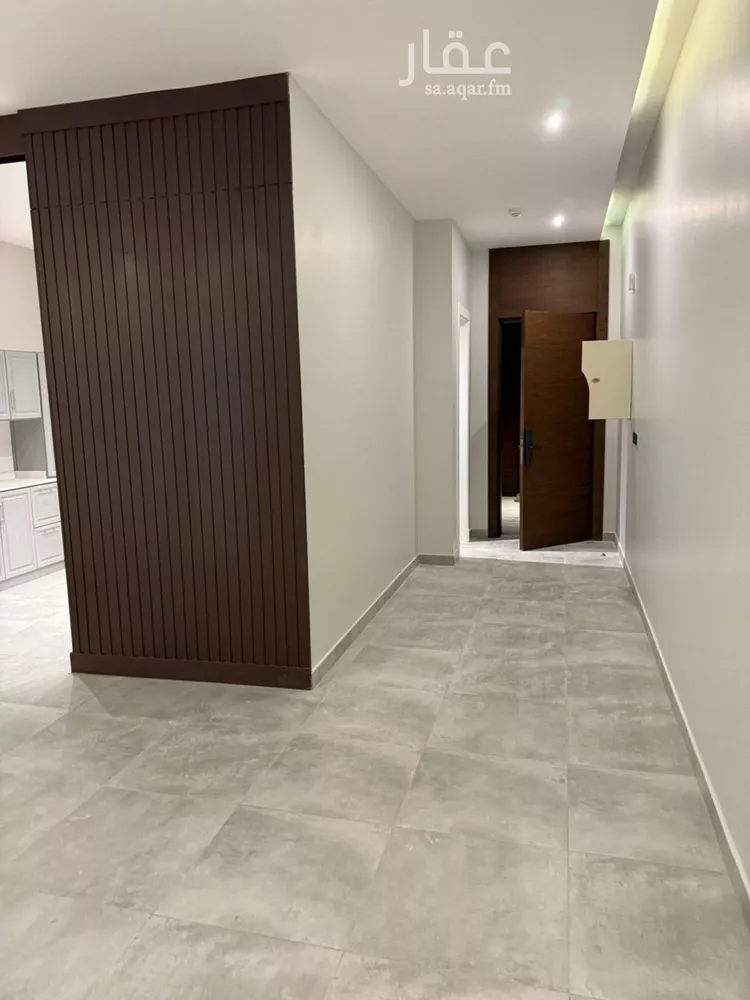 Floor for Rent in Riyadh Al Malqa 16