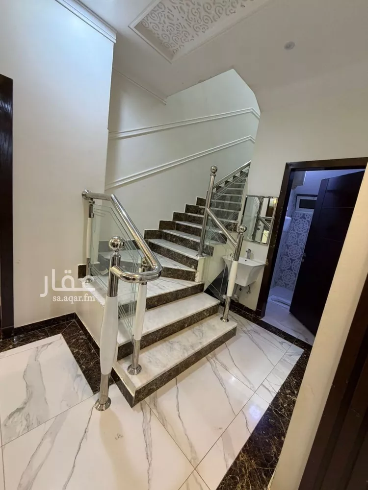فيلا للإيجار في شارع أحمد بن عبداللطيف السنبسي, حي المهدية, مدينة الرياض, منطقة الرياض 18