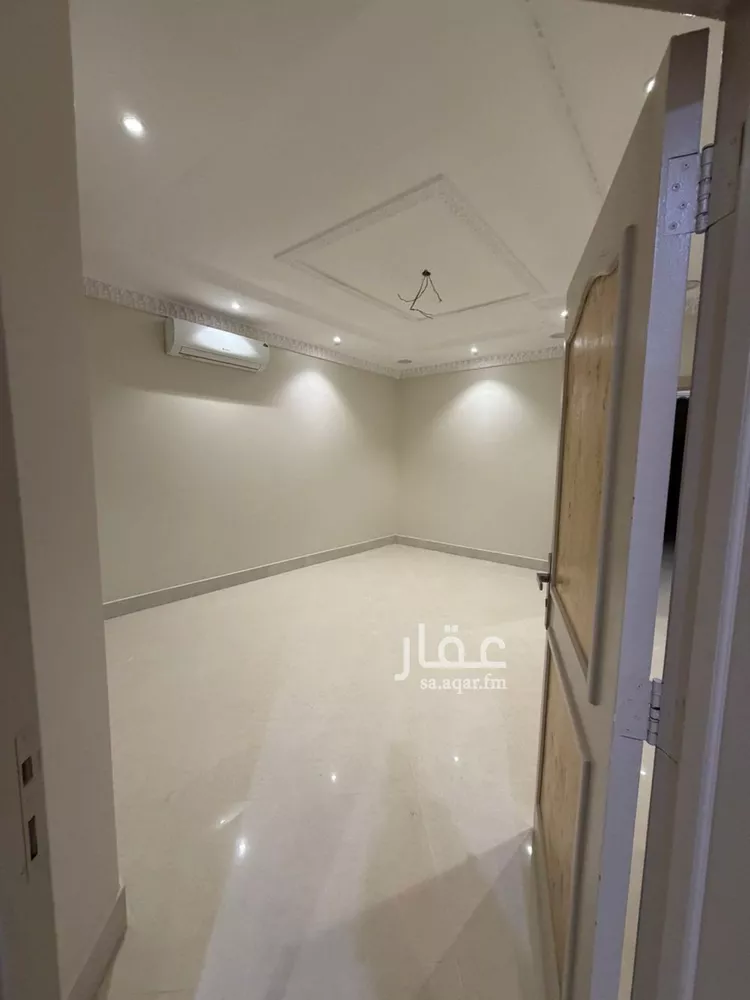 Floor for Rent in Riyadh Al Wadi
