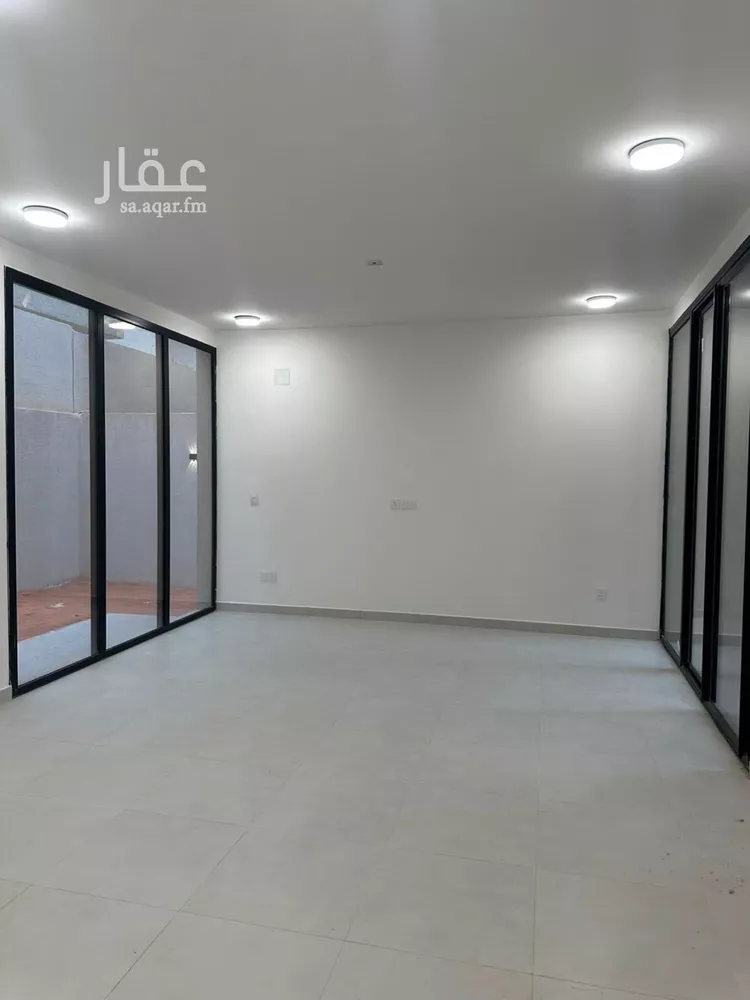 فيلا للإيجار في شارع مطار الملك خالد, حي مطار الملك خالد الدولي, مدينة الرياض, منطقة الرياض 13