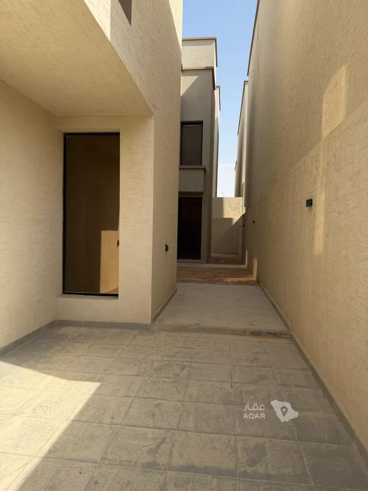 فيلا للإيجار في شارع مطار الملك خالد, حي مطار الملك خالد الدولي, مدينة الرياض, منطقة الرياض 14