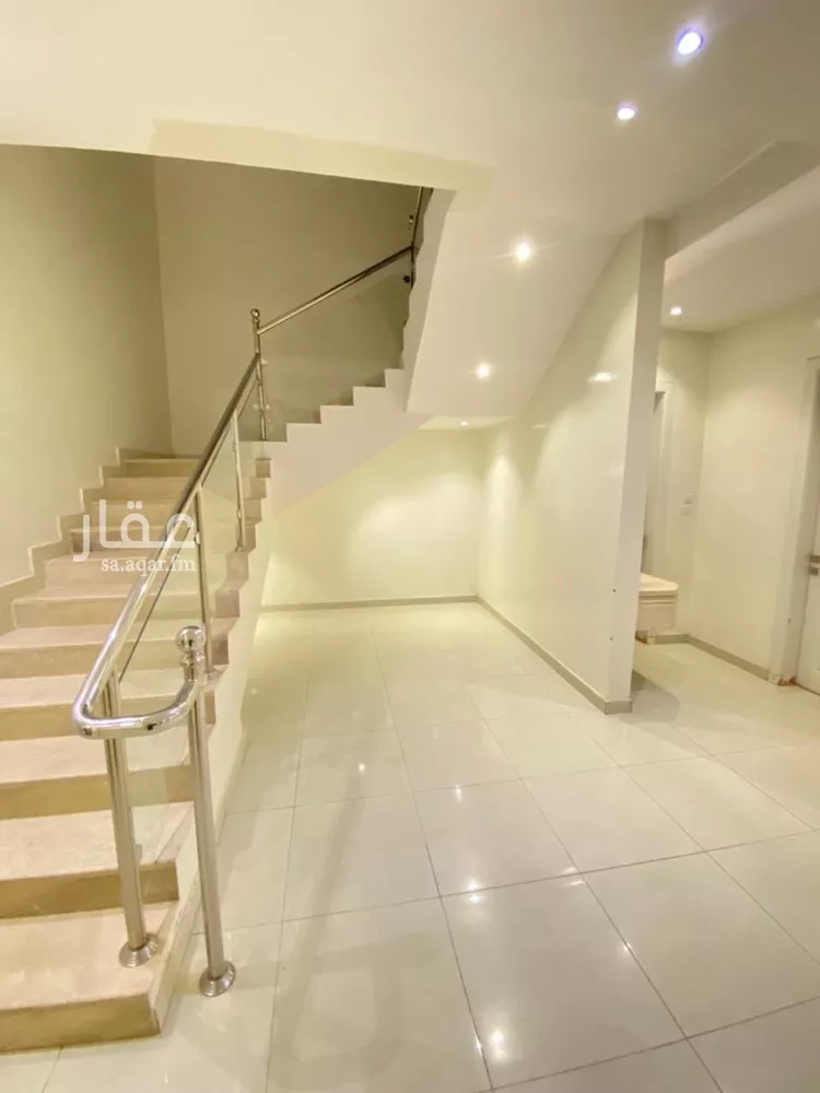 فيلا للإيجار في شارع عفيف الدين ظهيرة, حي بدر, مدينة الرياض, منطقة الرياض صورة 5