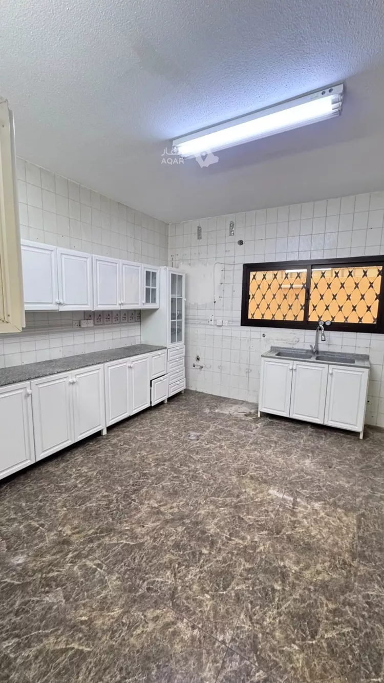 Floor for Rent in Riyadh Ar Rawdah 7