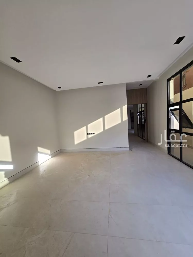 دور للبيع في شارع طريق الملك عبدالله بن عبدالعزيز, حي إشبيلية, مدينة الرياض, منطقة الرياض صورة 2