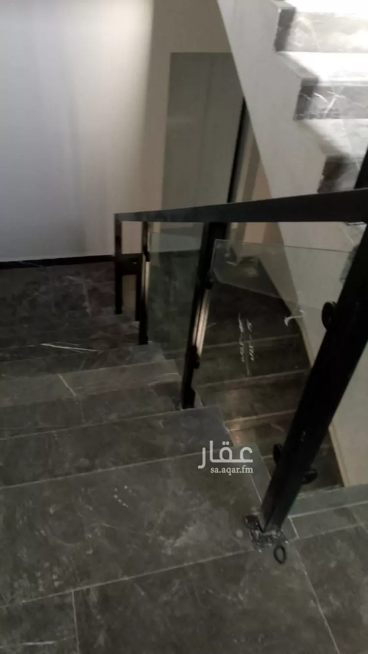 دور للبيع في شارع الجدين, حي إشبيلية, مدينة الرياض, منطقة الرياض صورة 2