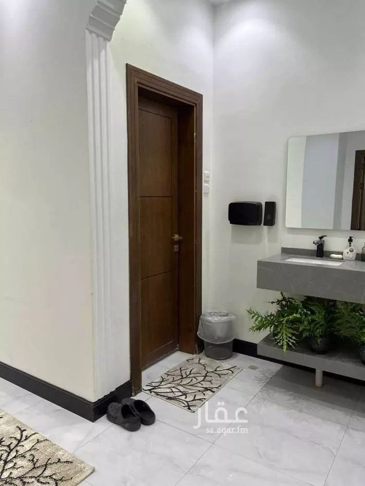 فيلا للبيع في شارع صفوان بن إدريس, حي الرمال, مدينة الرياض, منطقة الرياض 1 صورة