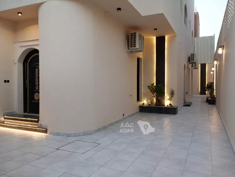 Floor for Rent in Riyadh Al Malqa 12