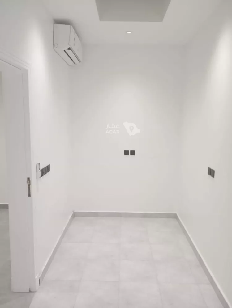 Floor for Rent in Riyadh Al Malqa 8