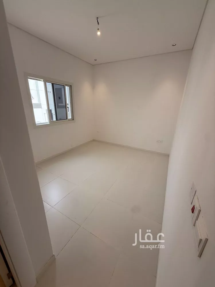 فيلا للإيجار في شارع محمد عبدالملك الهمداني, حي الصفاء, مدينة الرياض, منطقة الرياض 1 صورة