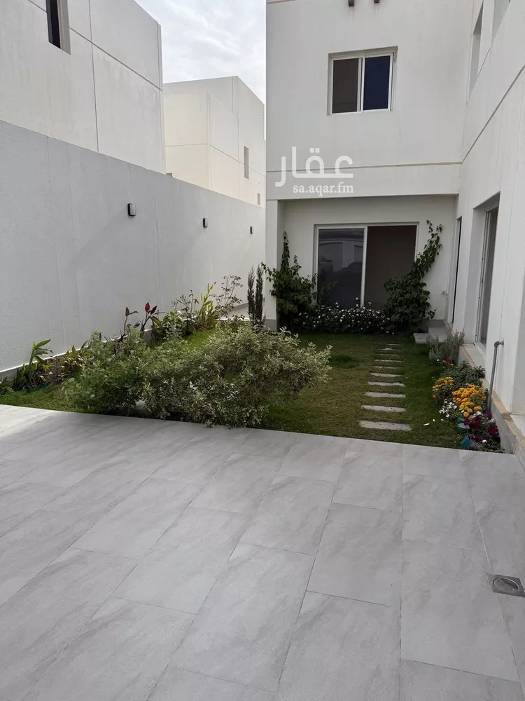 فيلا للإيجار في شارع محمد عبدالملك الهمداني, حي الصفاء, مدينة الرياض, منطقة الرياض صورة 2