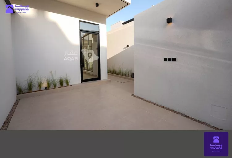 Floor for Sale in Riyadh Al Qirawan 4