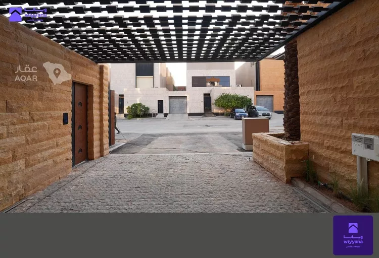 Floor for Sale in Riyadh Al Qirawan 19