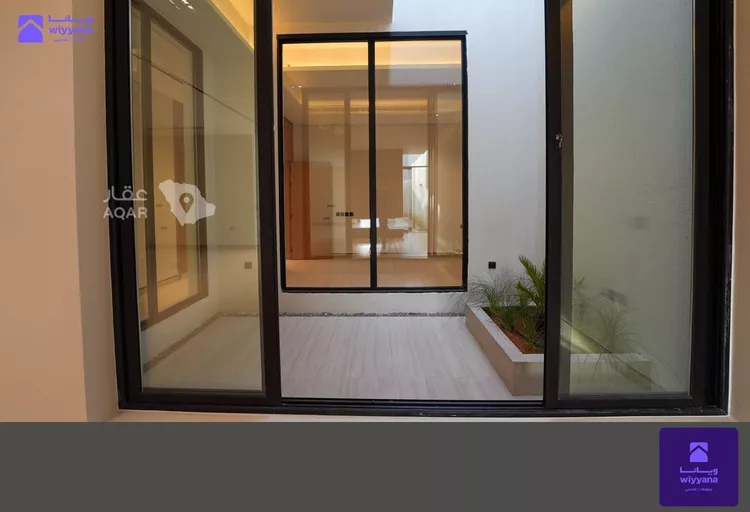 Floor for Sale in Riyadh Al Qirawan 5