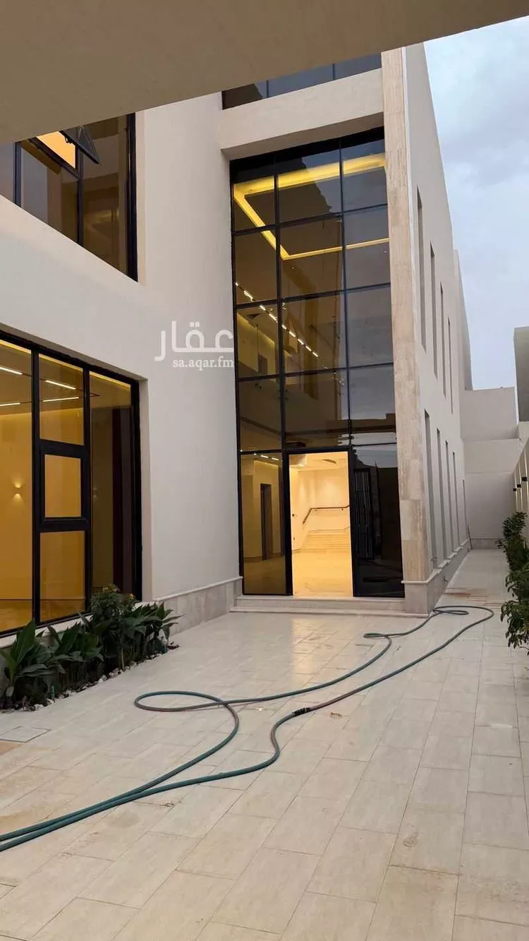 فيلا للبيع في شارع ابن صدقة الغرافي, حي المهدية, مدينة الرياض, منطقة الرياض صورة 5