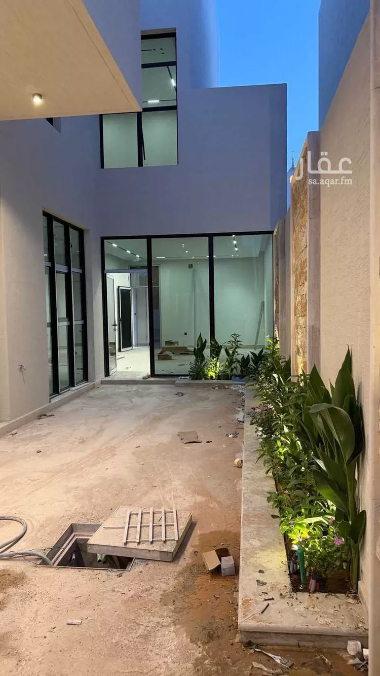فيلا للبيع في شارع أبي زرعة الهمذاني, حي المهدية, مدينة الرياض, منطقة الرياض 7