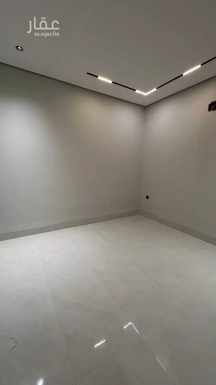 فيلا للبيع في شارع أبي نزار الصنعاني اليمني, حي المهدية, مدينة الرياض, منطقة الرياض 17