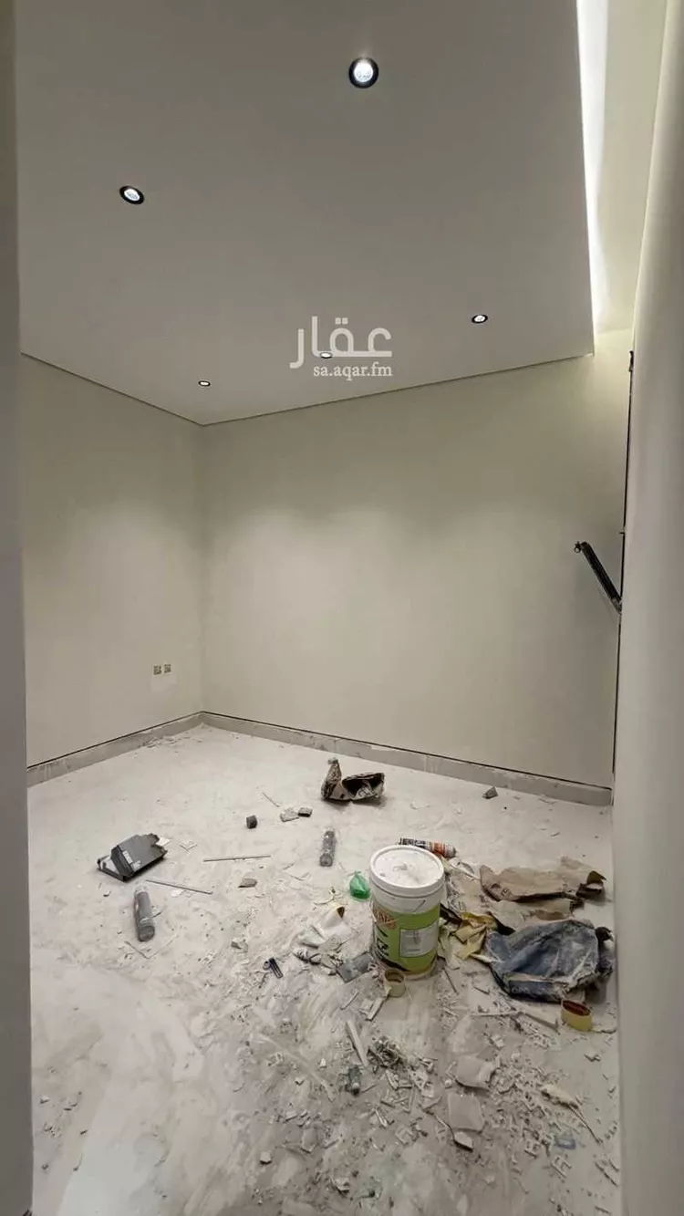 فيلا للبيع في شارع عبدالجبار بن الورد, حي المهدية, مدينة الرياض, منطقة الرياض 15