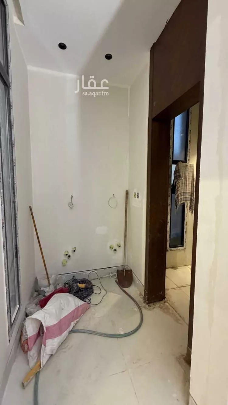 فيلا للبيع في شارع عبدالجبار بن الورد, حي المهدية, مدينة الرياض, منطقة الرياض 12