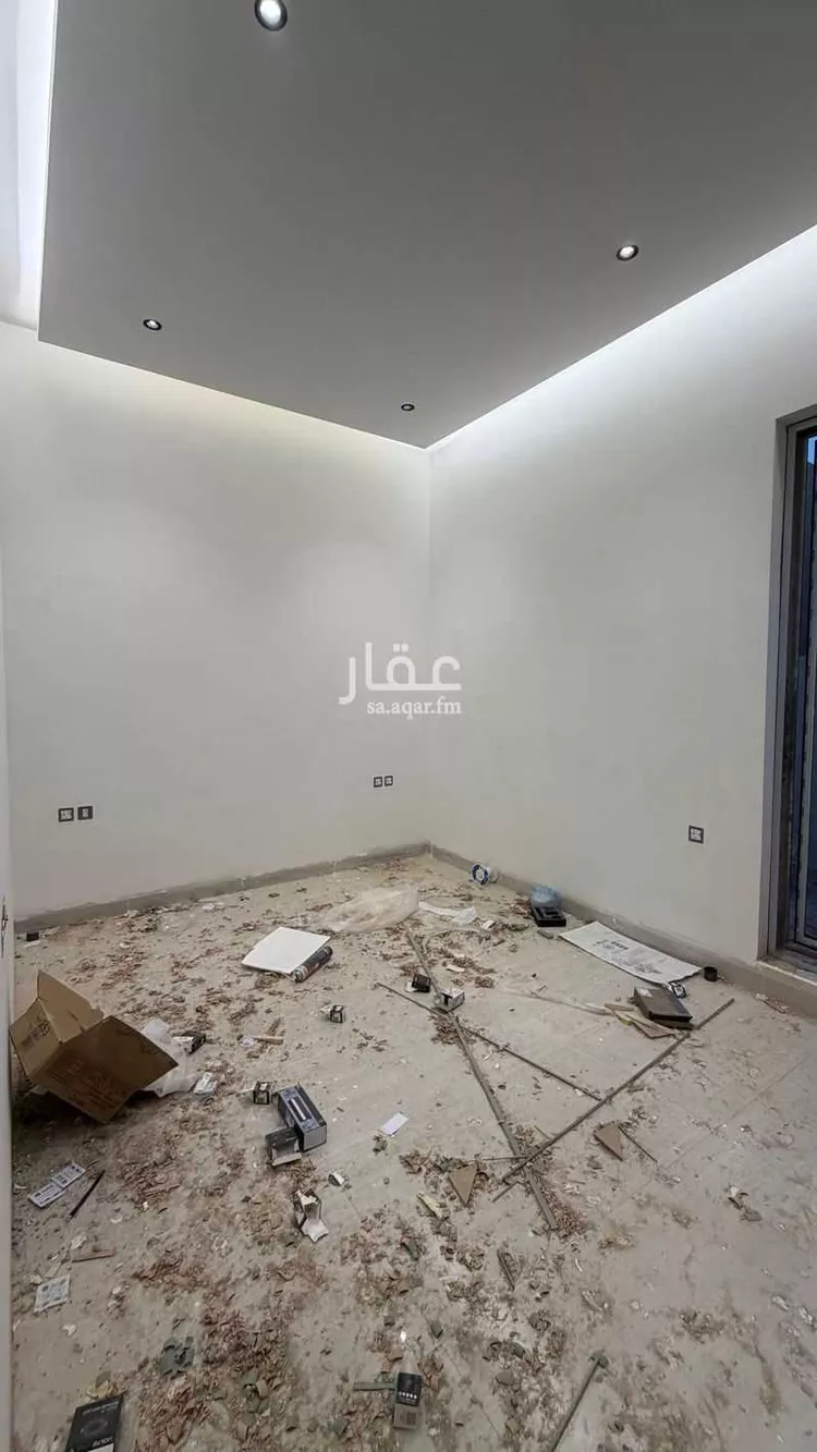فيلا للبيع في شارع أبي نزار الصنعاني اليمني, حي المهدية, مدينة الرياض, منطقة الرياض 18