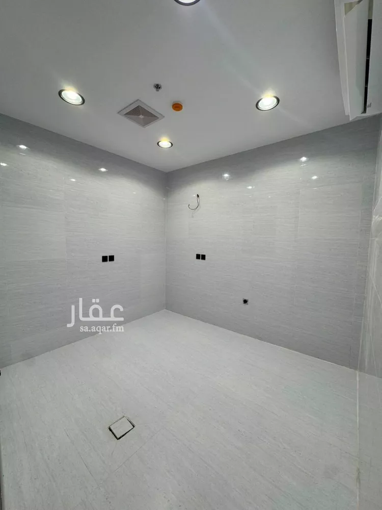 شقة للبيع في شارع عرض 20 متر, حي الحمراء, مدينة الخبر, المنطقة الشرقية صورة 2