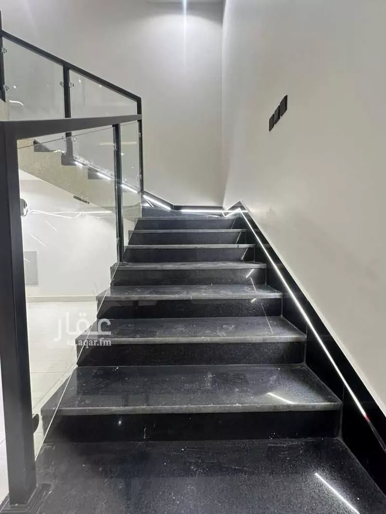 فيلا للبيع في شارع احمد البجلي, حي شمال التضامن, مدينة خميس مشيط, منطقة عسير صورة 4