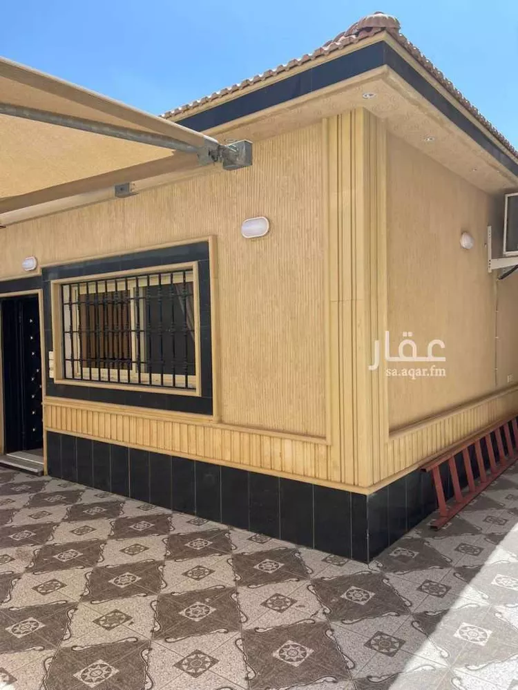 فيلا للبيع في شارع دار المسجد, حي الغدير, مدينة أبها, منطقة عسير صورة 2