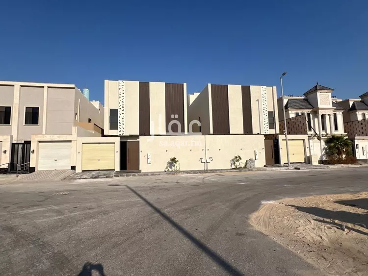 فيلا للبيع في شارع الكرامه, حي الصواري, مدينة الخبر, المنطقة الشرقية صورة 2
