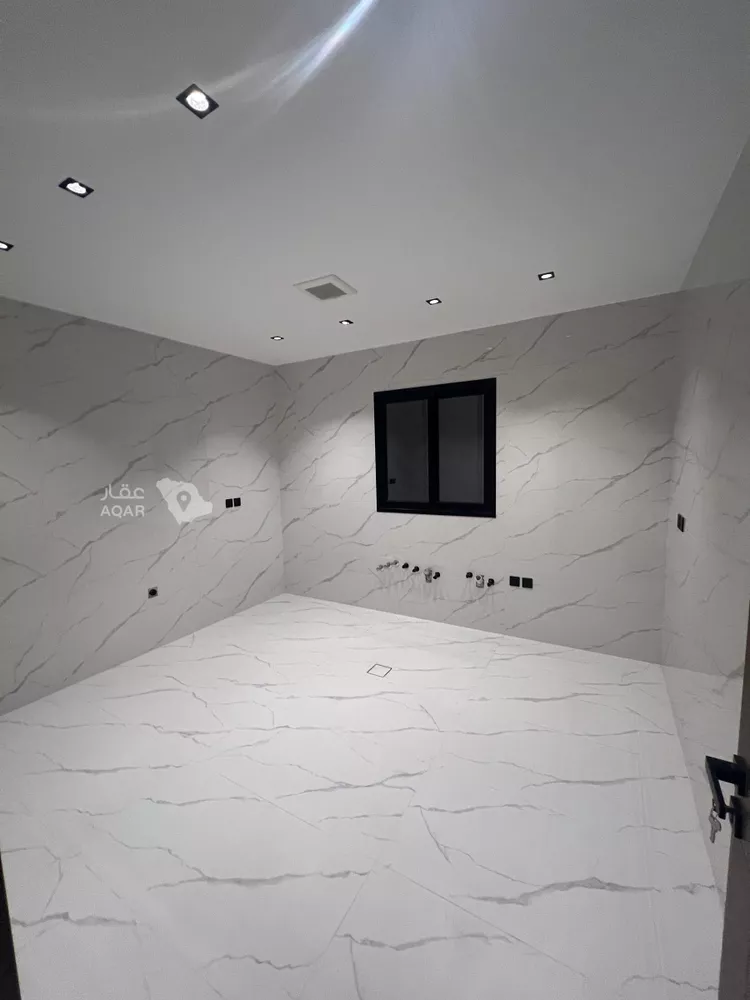 Villa for Sale in Al Khobar Al Amwaj 6