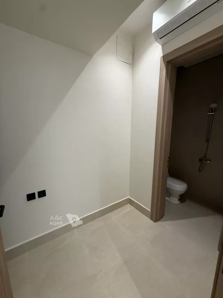 Floor for Rent in Riyadh Al Yasmin 12