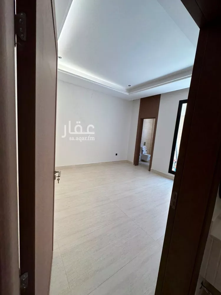 Floor for Sale in Riyadh Shubra 12