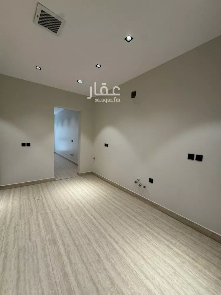 دور للبيع في شارع محمد بن بشر, حي العارض, مدينة الرياض, منطقة الرياض صورة 4